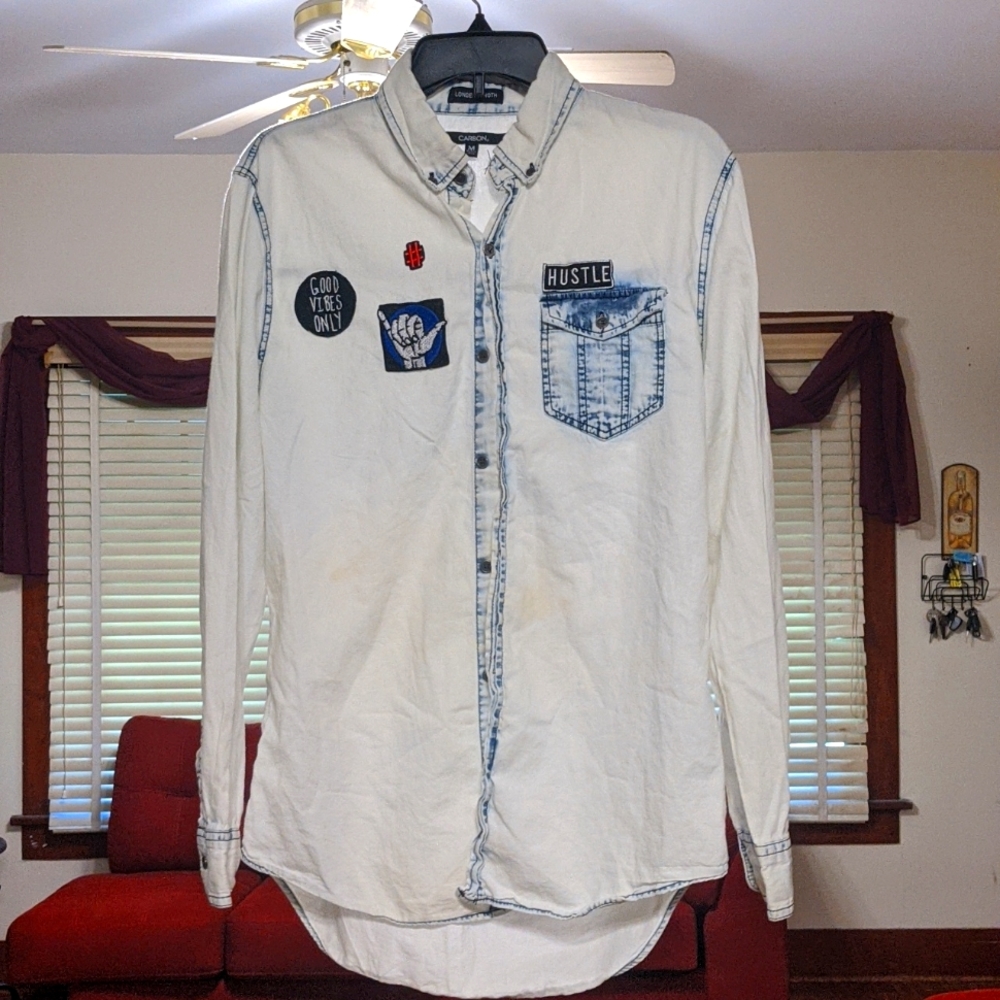 Carbon Good Vibes Long Sleeve Button Down (M)
